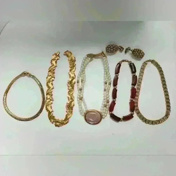 7 pcs Napier vintage necklaces earrings jewelry lot - Picture 3 of 16